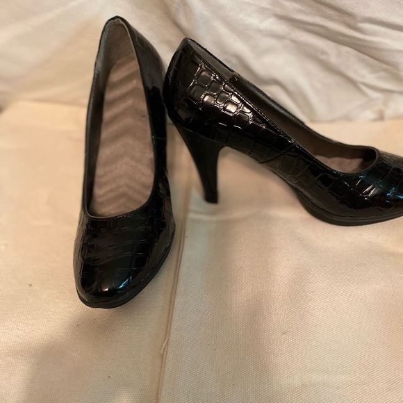 Avon black heels size 8  New - Picture 3 of 11